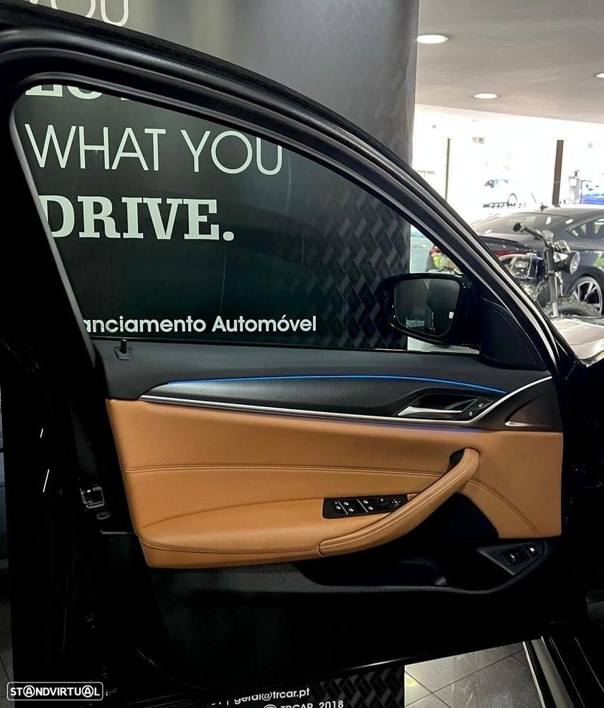 BMW 530 e Pack Desportivo M - 44