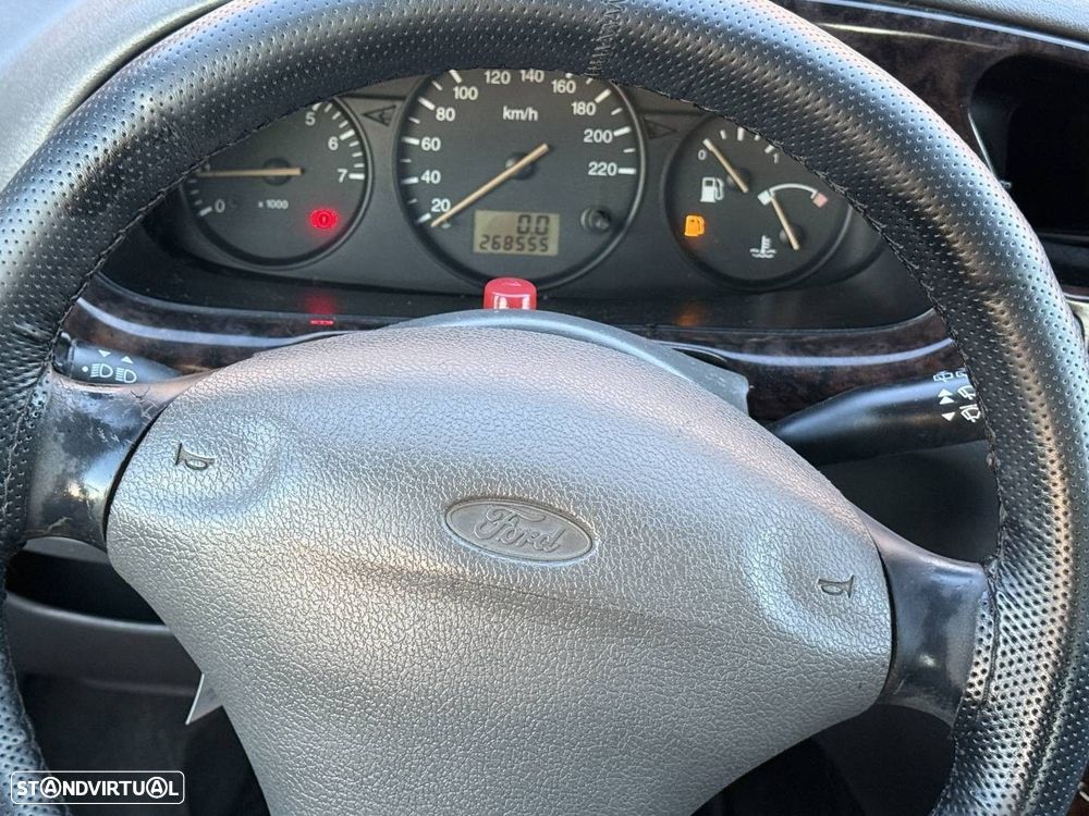 Ford Fiesta 1.25 Ghia - 15