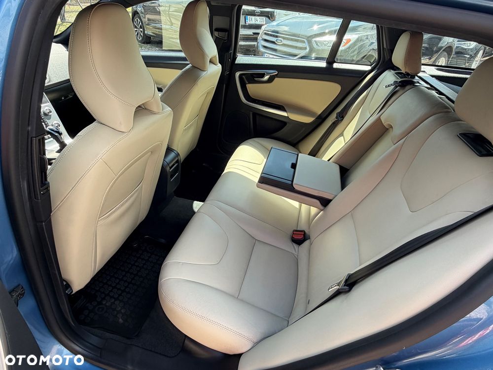 Volvo V60 D4 Drive-E Momentum - 7