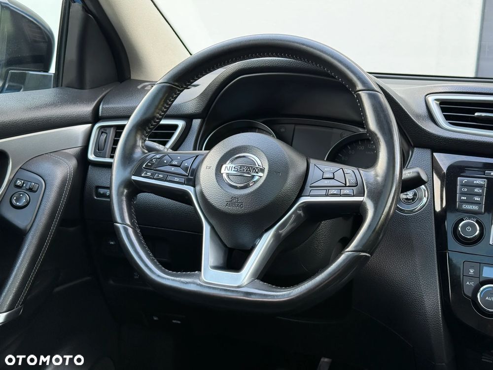 Nissan Qashqai 1.6 DIG-T N-Connecta - 27