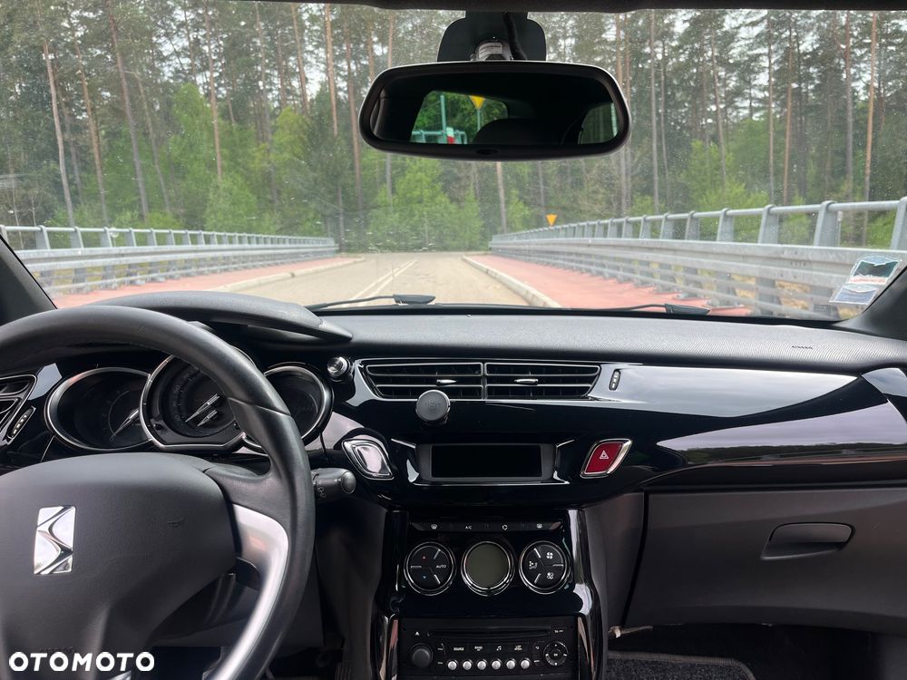 Citroën DS3 e-HDi 90 FAP SoChic - 22