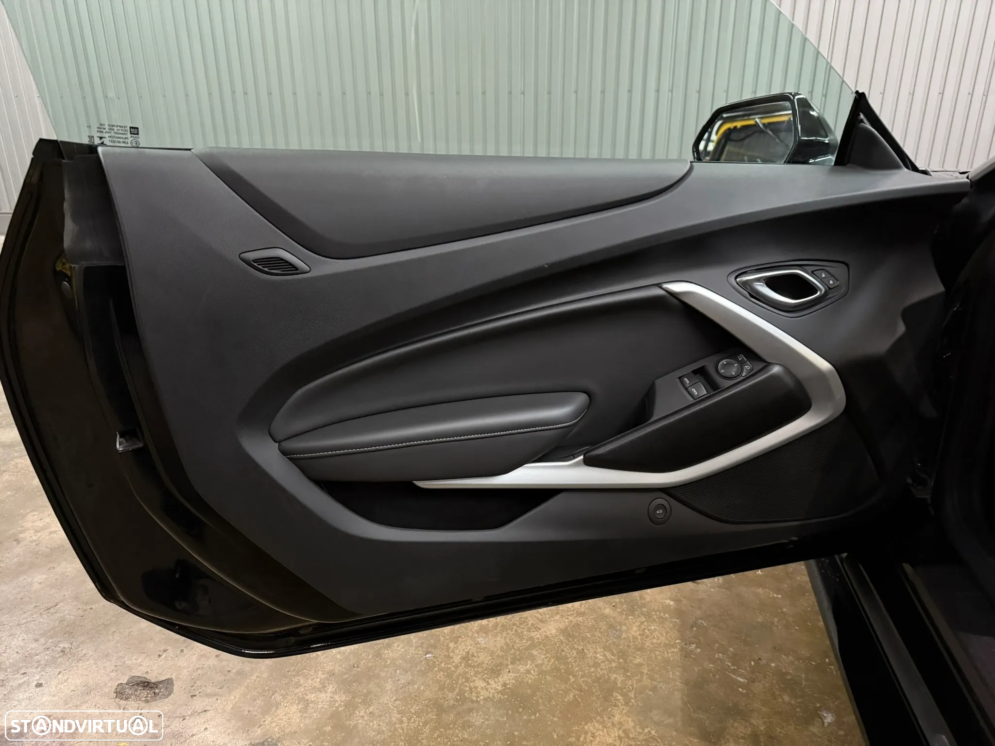 Chevrolet Camaro Coupe 2.0 Aut. - 42