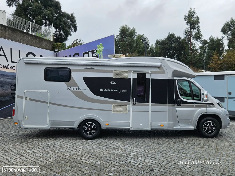 Adria Matrix M670SBC 50 YEARS 5 LUGARES DE LIVRETE CAMA CENTRAL + BASCULANTE - 7
