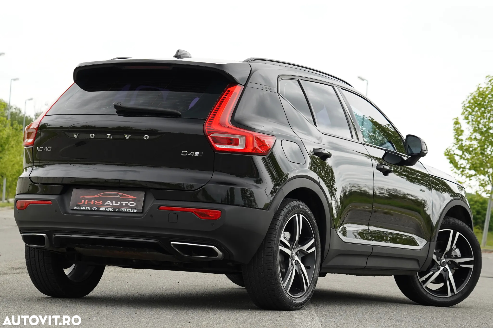 Volvo XC 40 D4 AWD Geartronic R-Design - 5