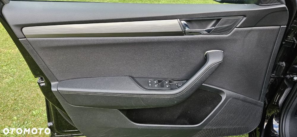 Skoda Superb 2.0 TSI Style DSG - 32
