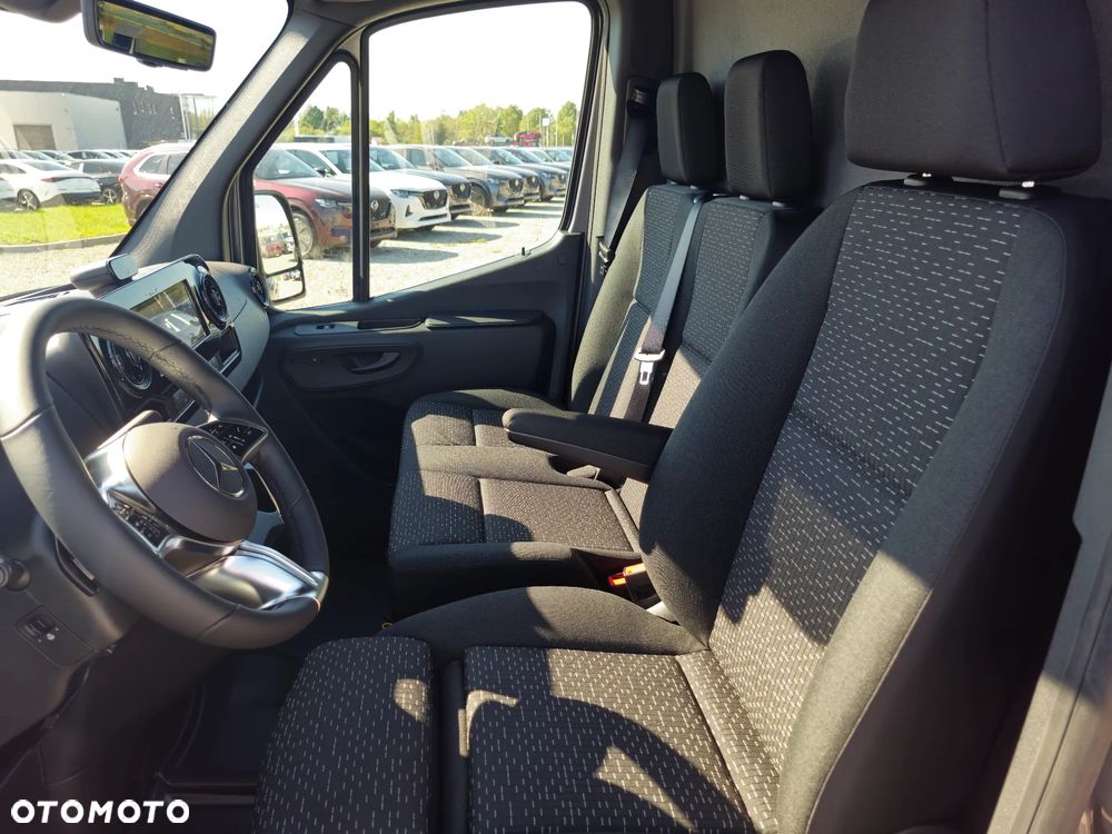 Mercedes-Benz Sprinter - 28