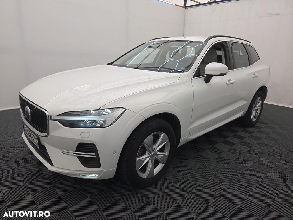 Volvo XC 60 B4 MHEV AT8 AWD Momentum Pro - 1