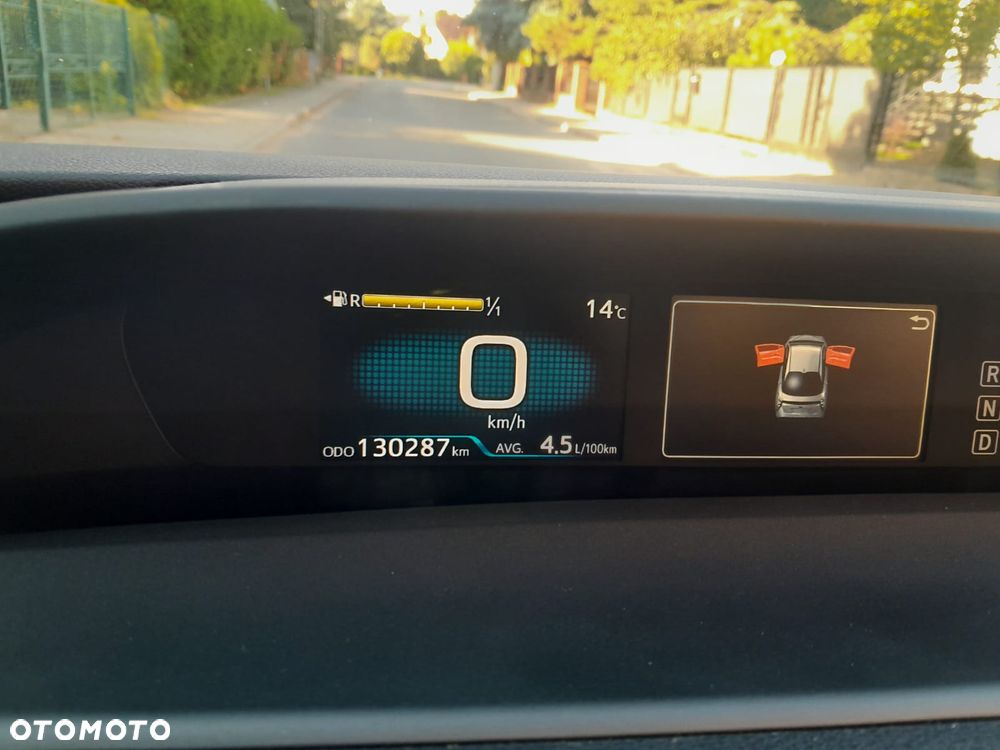 Toyota Prius - 13