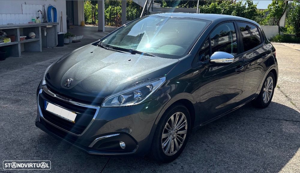 Peugeot 208 1.2 PureTech Style - 1