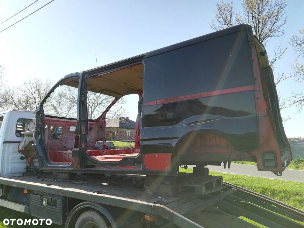 słupek tył trafic vivaro primastar long ćwiartka - 2