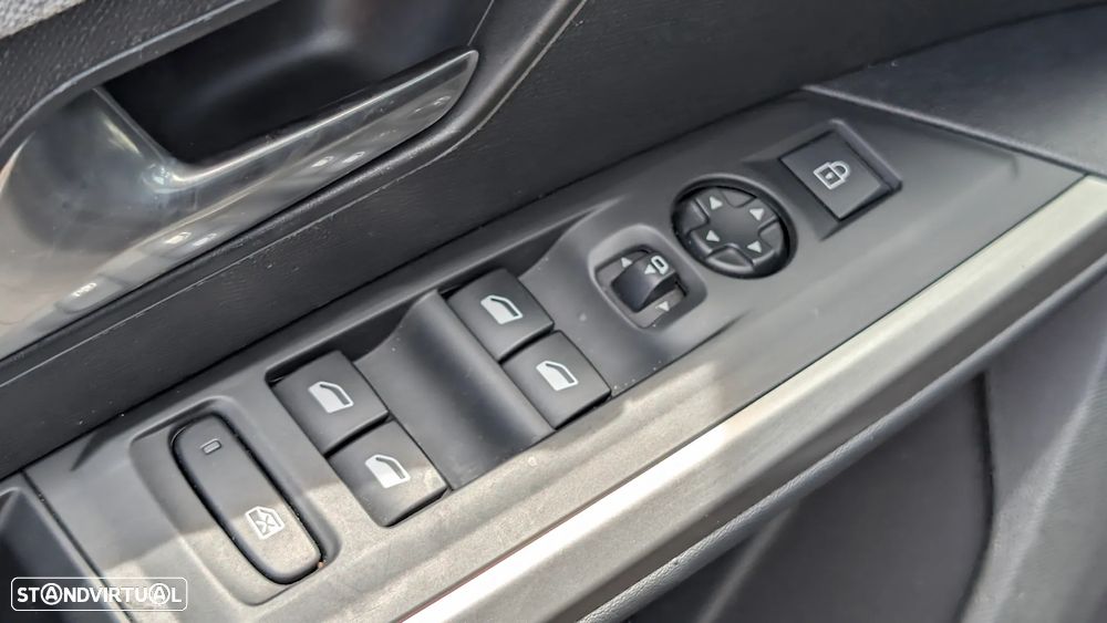 Peugeot 3008 1.2 Hybrid Allure e-DCS6 - 14