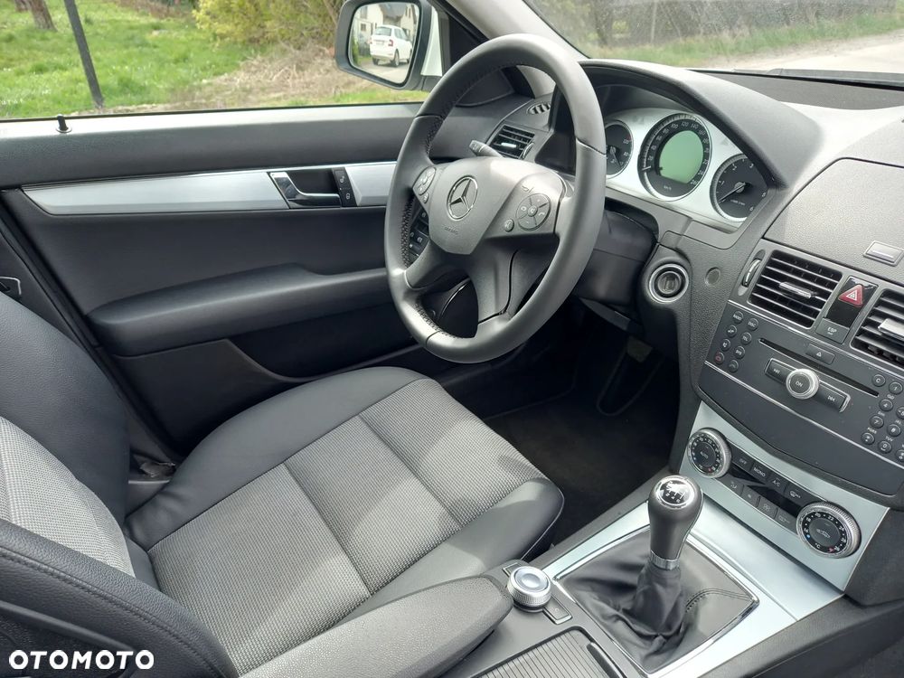 Mercedes-Benz Klasa C 200 CDI Avantgarde - 28
