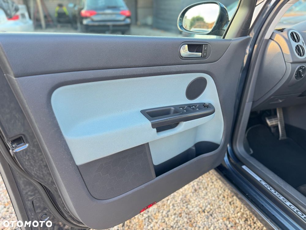 Volkswagen Golf Plus 2.0 TDI DPF DSG CrossGolf - 19