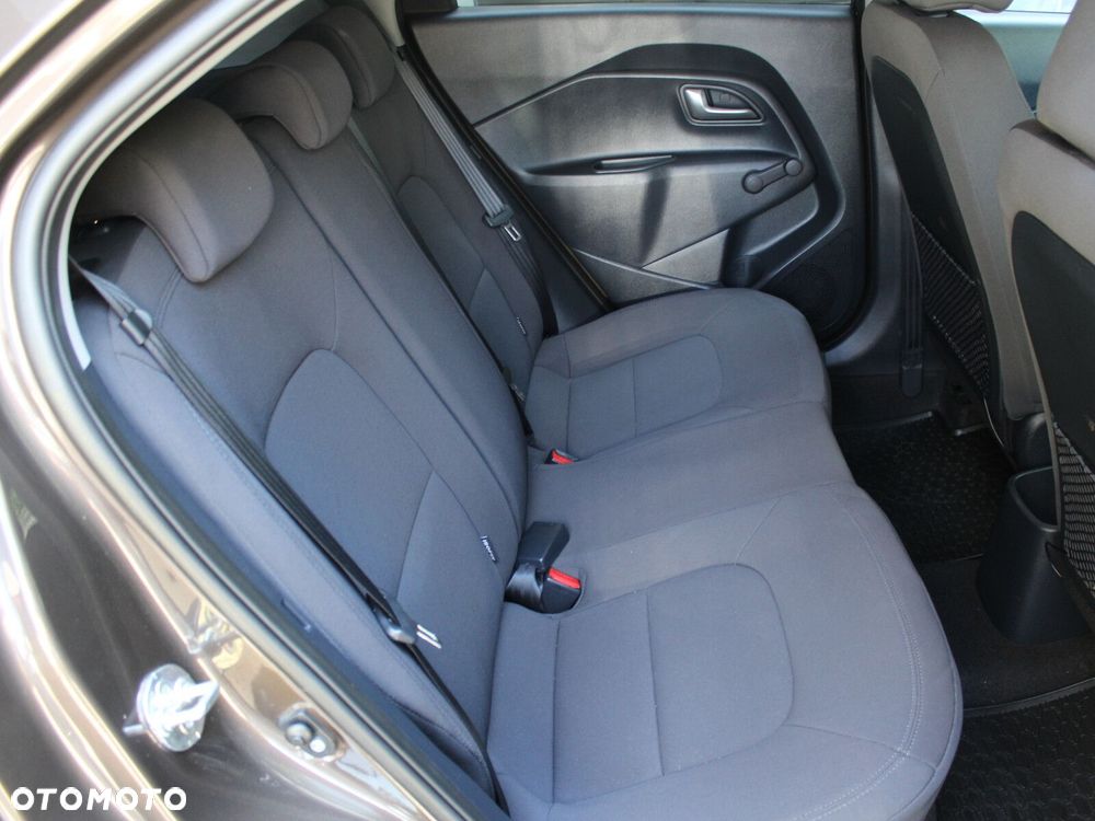 Kia Rio - 14