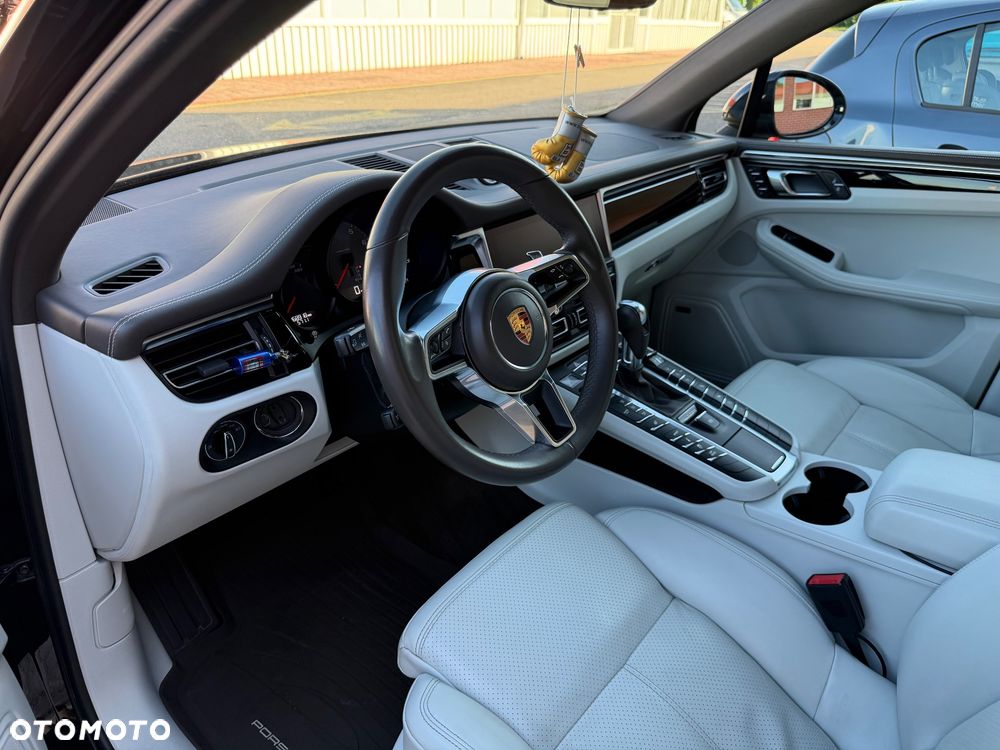 Porsche Macan - 4