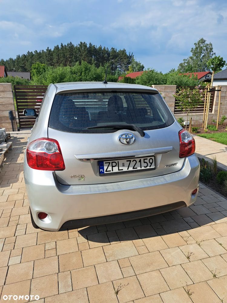 Toyota Auris 1.6 Premium + MM - 11