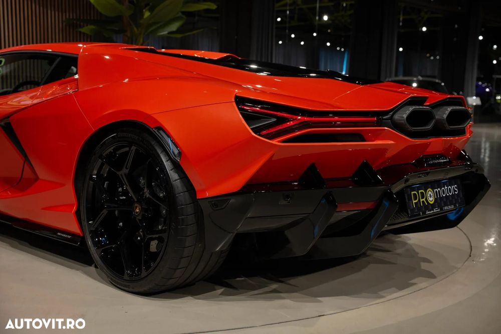 Lamborghini Revuelto - 23