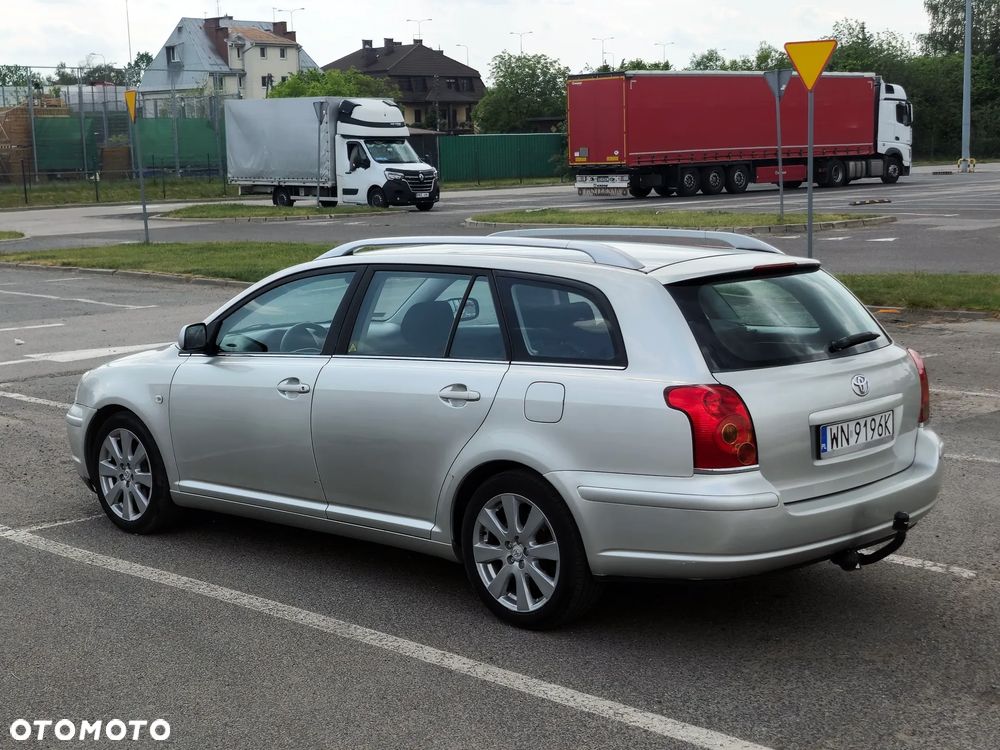 Toyota Avensis 1.8 VVT-i Sol - 3