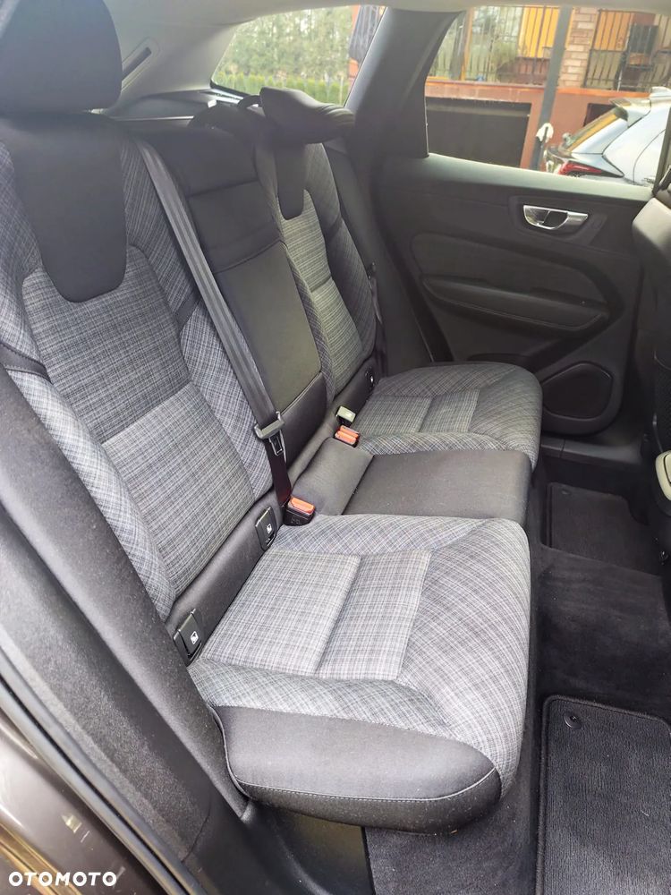 Volvo XC 60 B5 D AWD Geartronic Momentum - 31