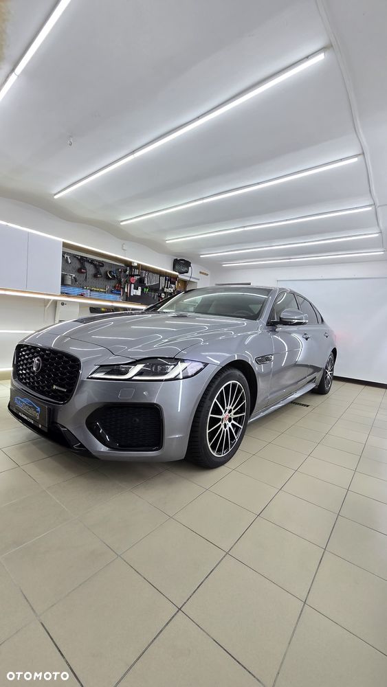 Jaguar XF P300 AWD Sportbrake R-Dynamic SE - 1