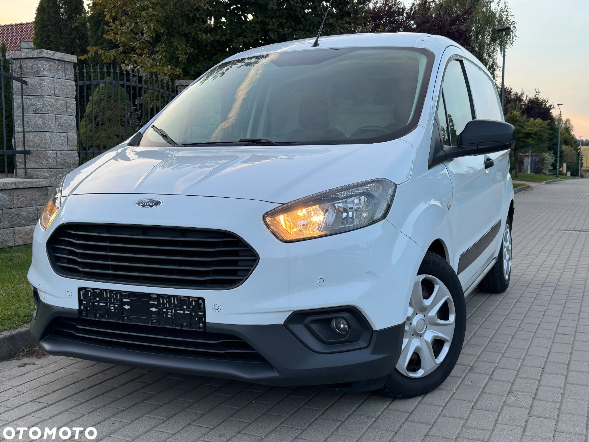 Ford TRANSIT COURIER - 1