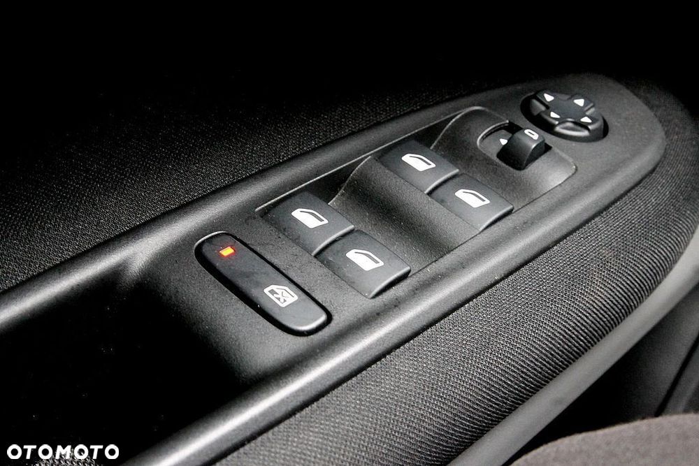 Jeep Avenger 54kWh Longitude - 19
