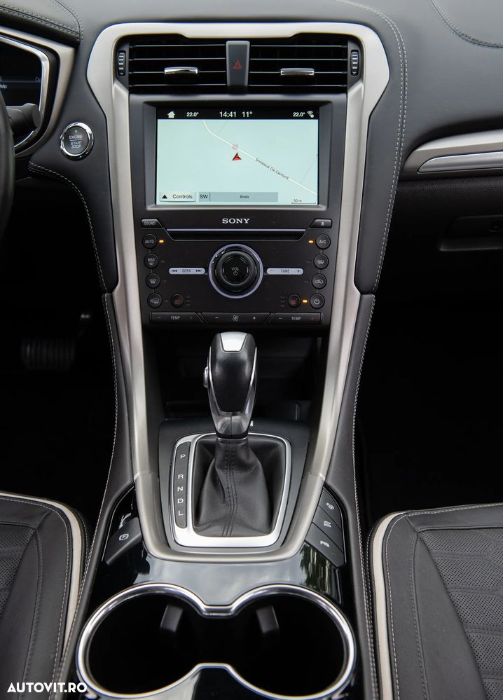 Ford Mondeo 2.0 HEV Vignale - 36