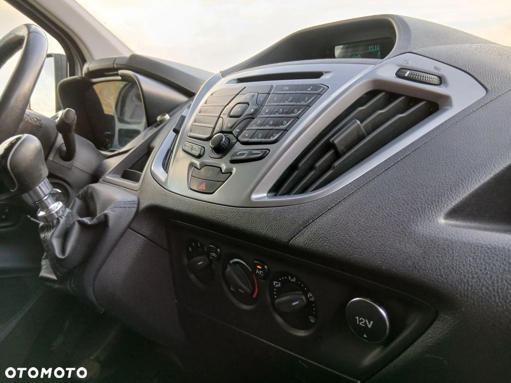 Ford TRANSIT CUSTOM - 11
