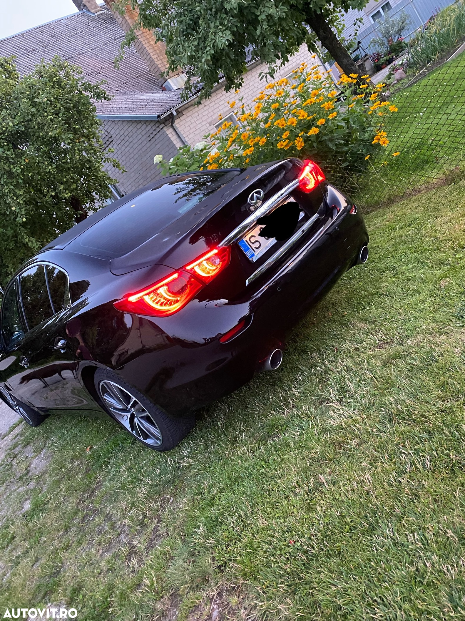 Infiniti Q50 - 2