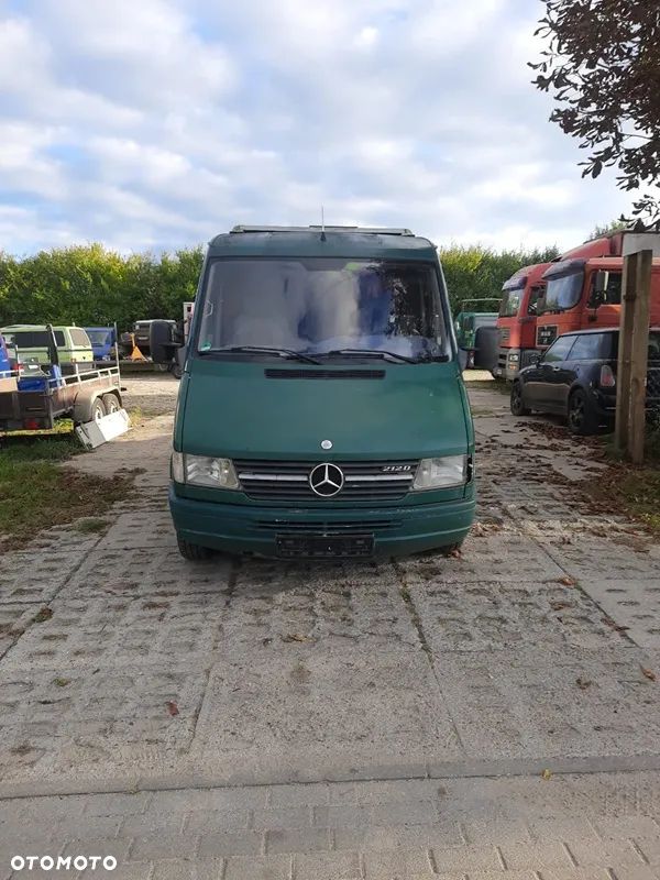 Mercedes-Benz Sprinter - 4