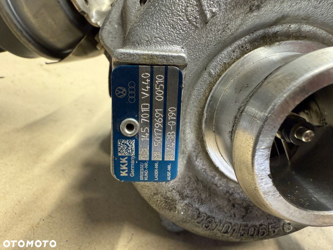 AUDI A4 B8 A5 8T 2.0 TDI TURBOSPRĘŻARKA USZKODZONA 03L145701D - 4