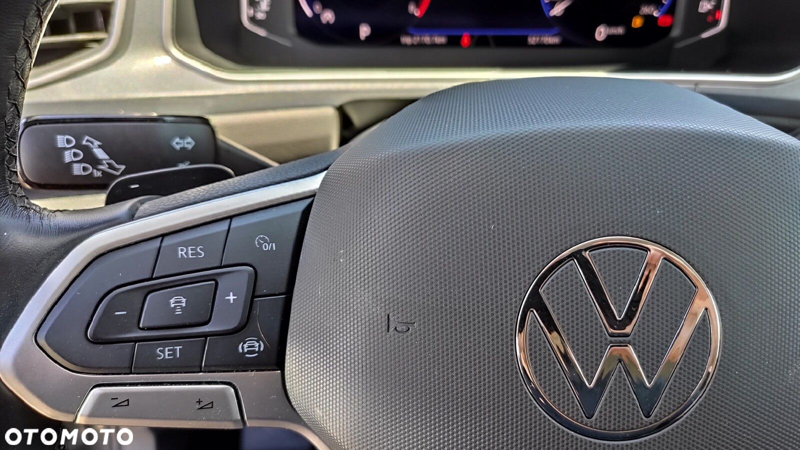 Volkswagen T-Roc - 16
