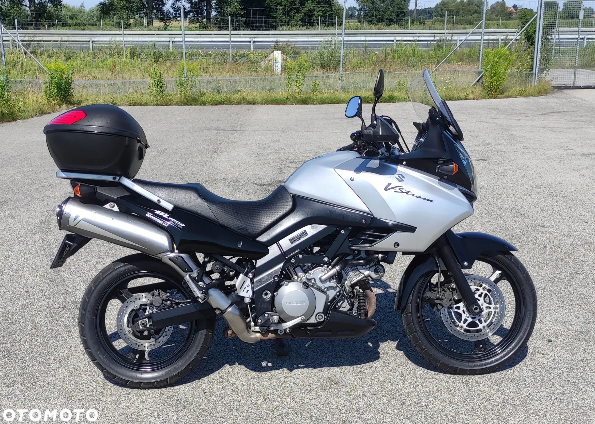 Suzuki V-STROM - 1