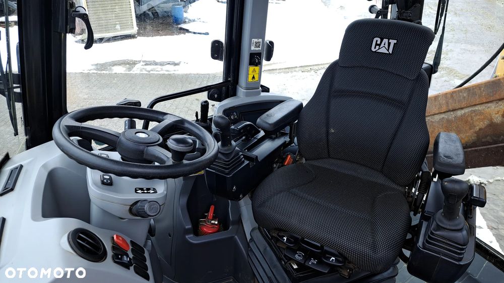 Caterpillar 444 - 6