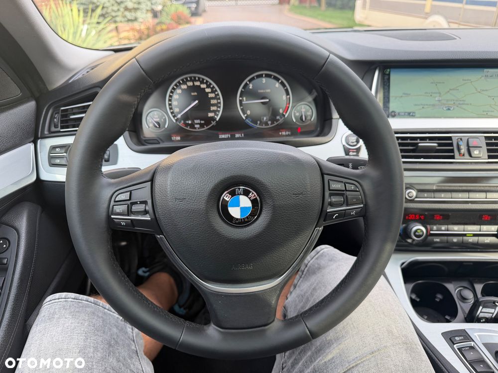 BMW Seria 5 520d Luxury Line - 32