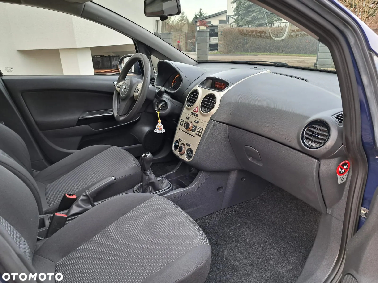 Opel Corsa 1.2 16V Essentia - 13