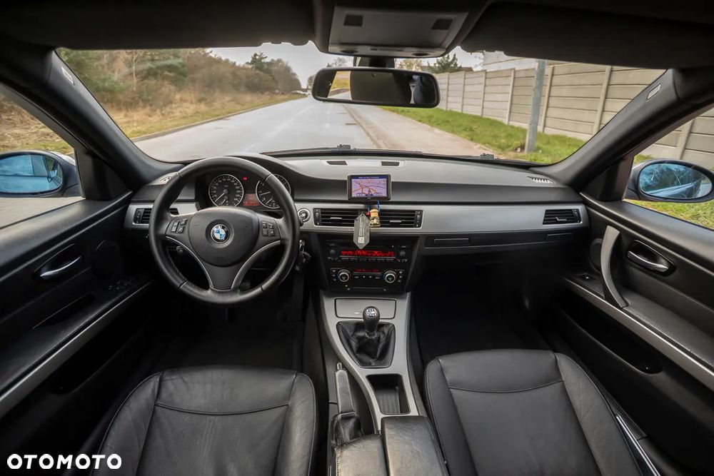 BMW Seria 3 - 34