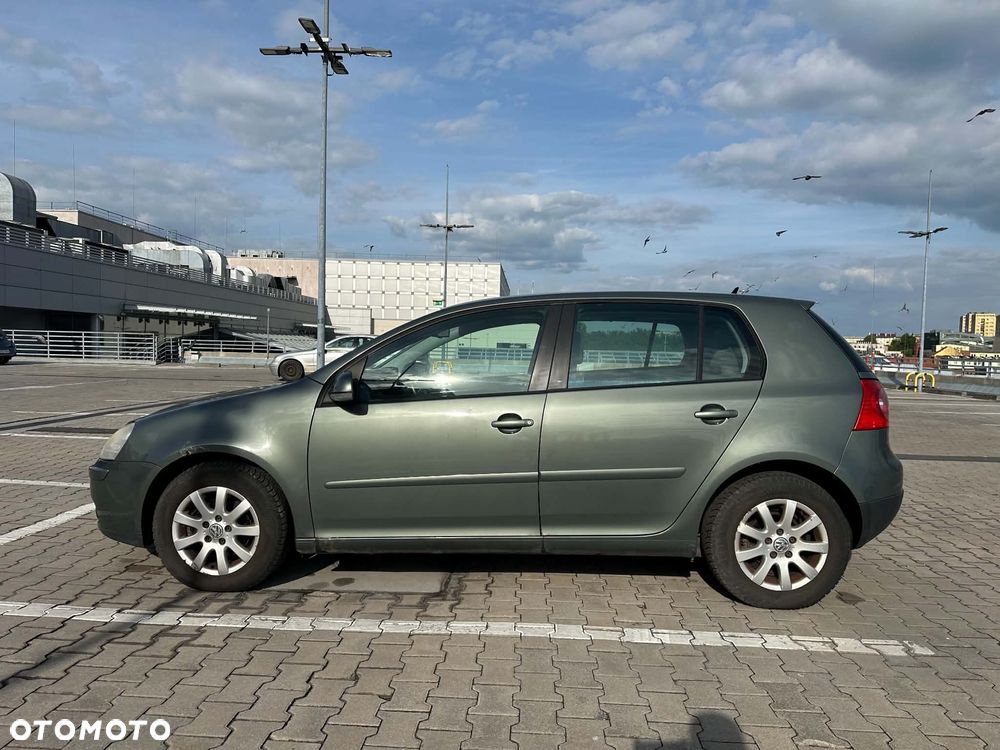 Volkswagen Golf 1.6 FSI Comfortline - 2