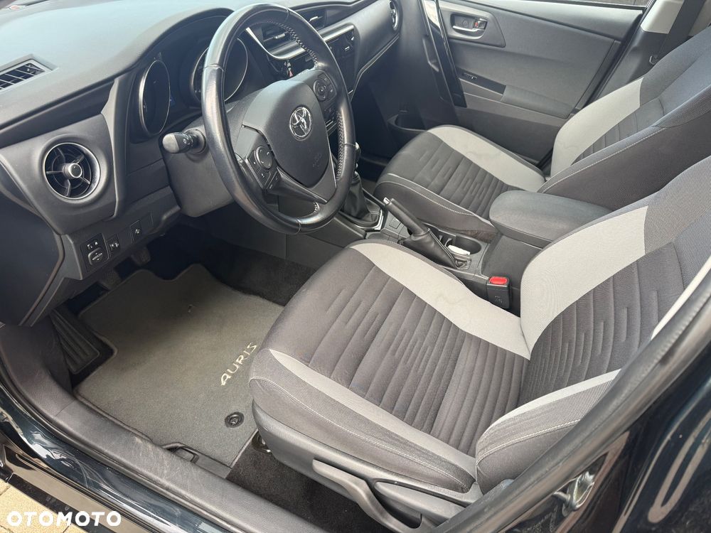 Toyota Auris - 10