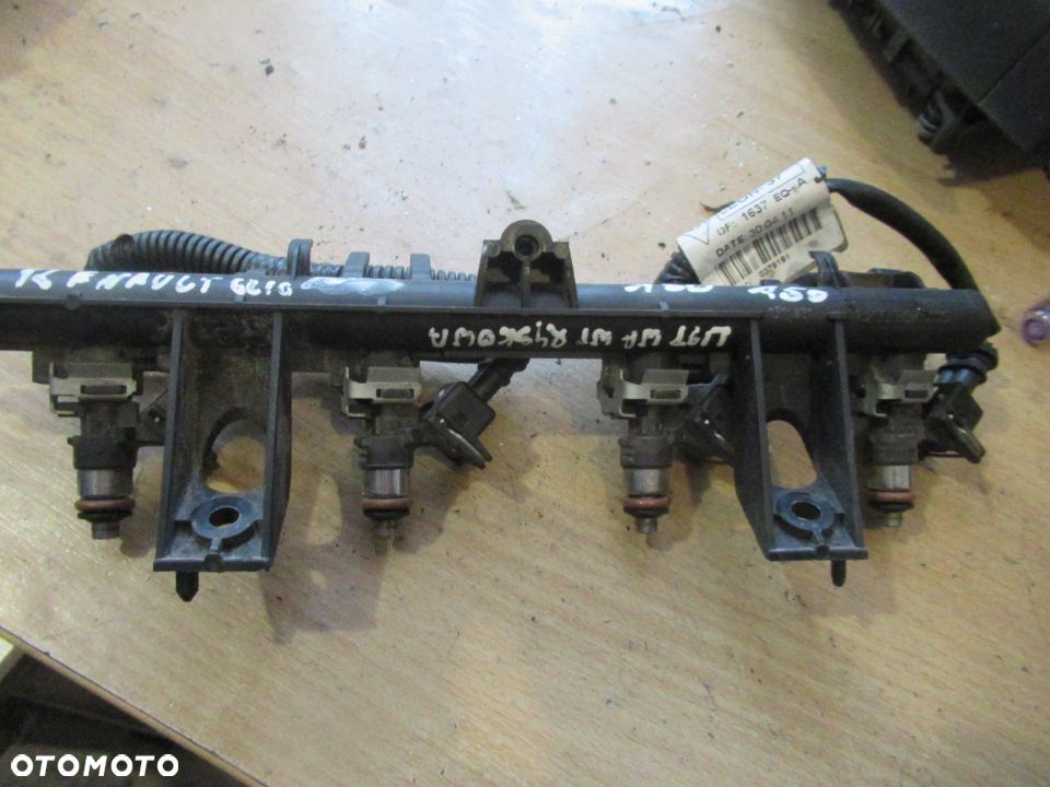 LISTWA WTRYSKOWA RENAULT CLIO 8200379181B  8200323837B - 1