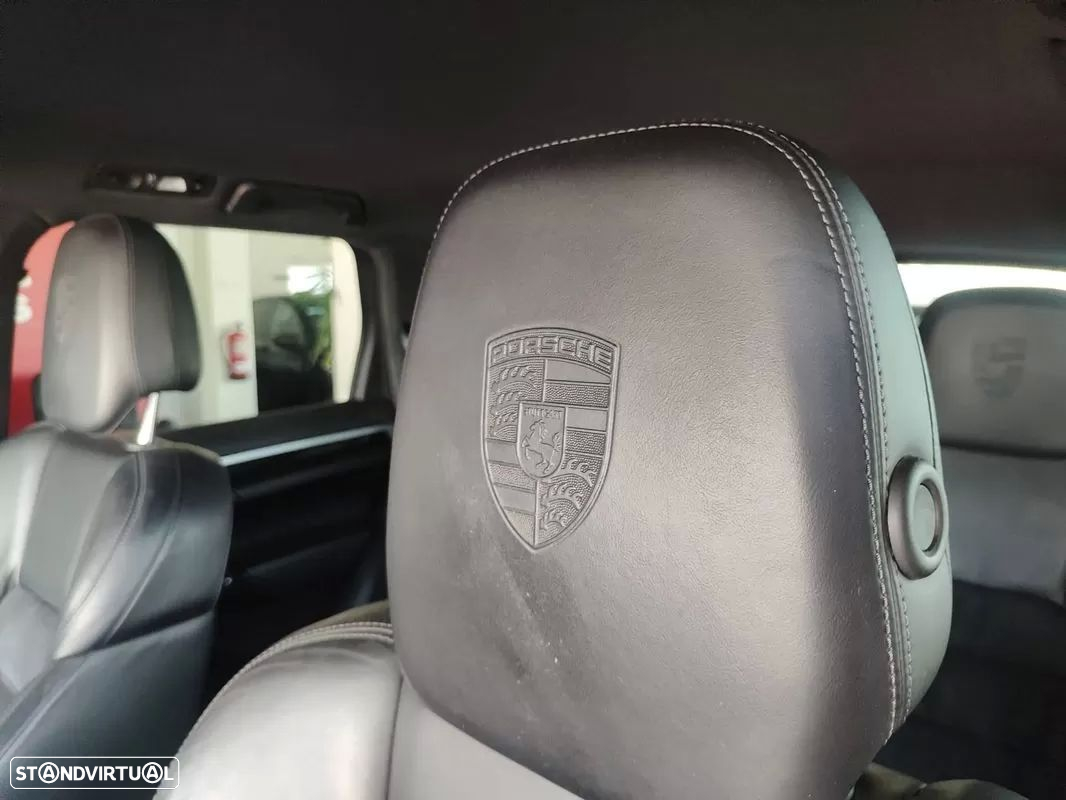 Porsche Cayenne - 27