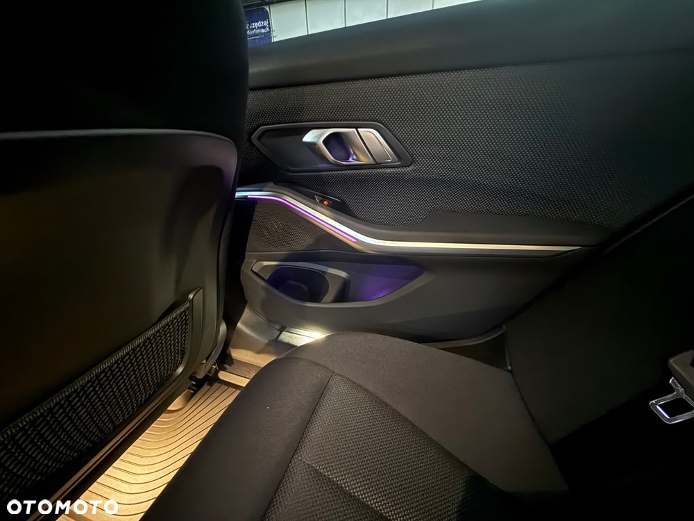 BMW Seria 3 320d - 14