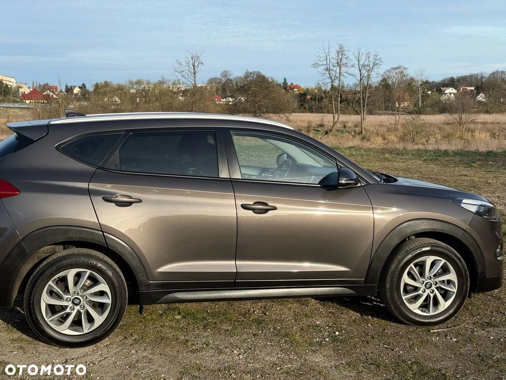 Hyundai Tucson blue 1.7 CRDi 2WD Style - 23