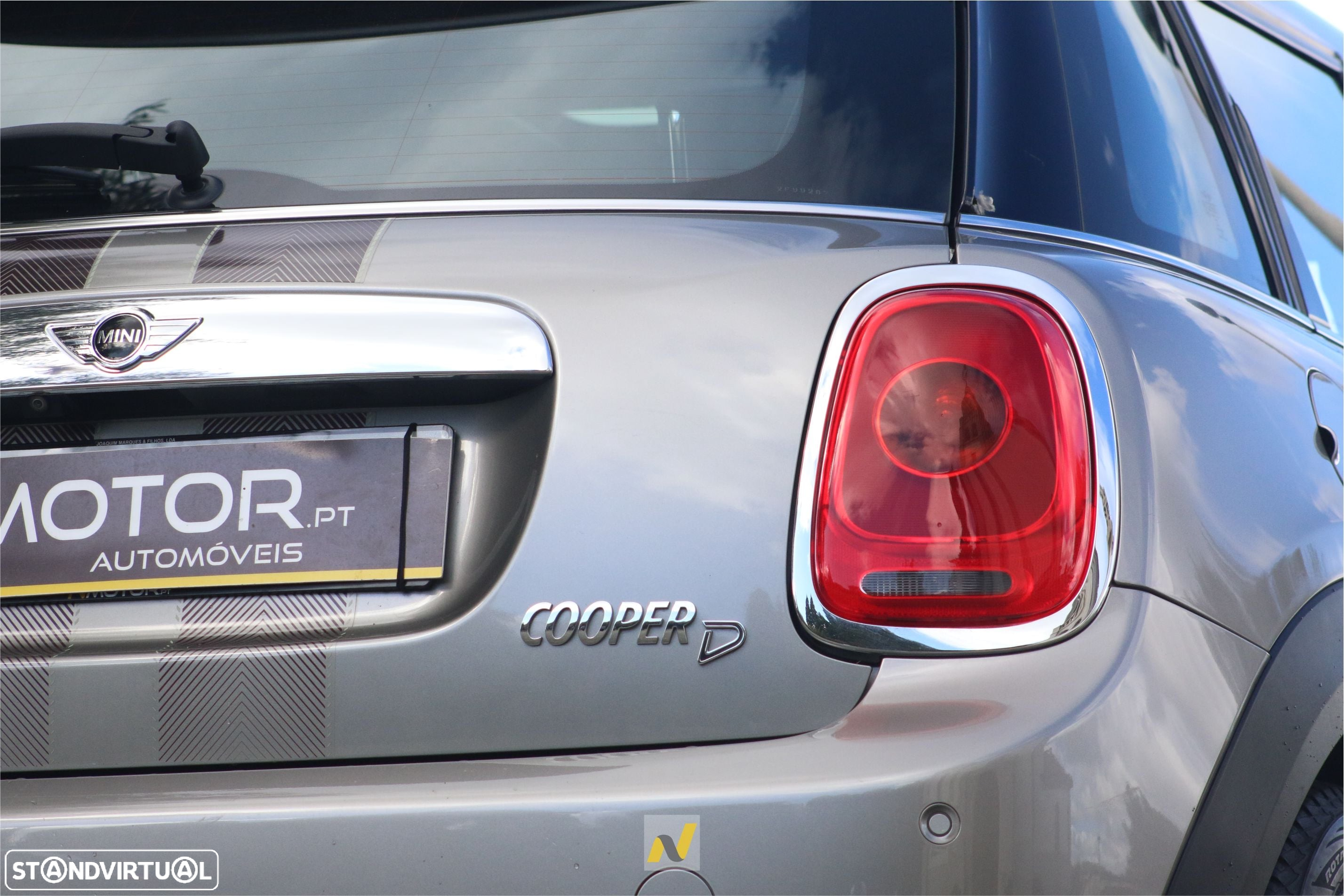 MINI 5 Portas Cooper D Aut. - 10