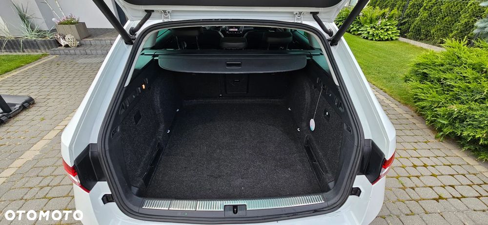 Skoda Superb 2.0 TDI 4x4 L&K DSG - 9