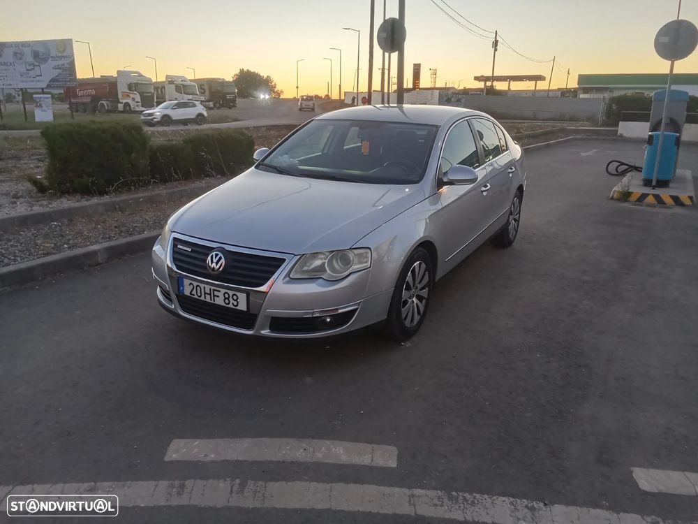 VW Passat 2.0 TDI Trendline BlueMotion - 10