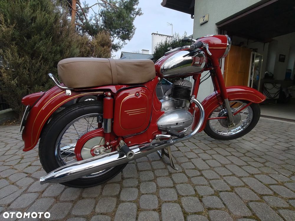Jawa 250 - 8
