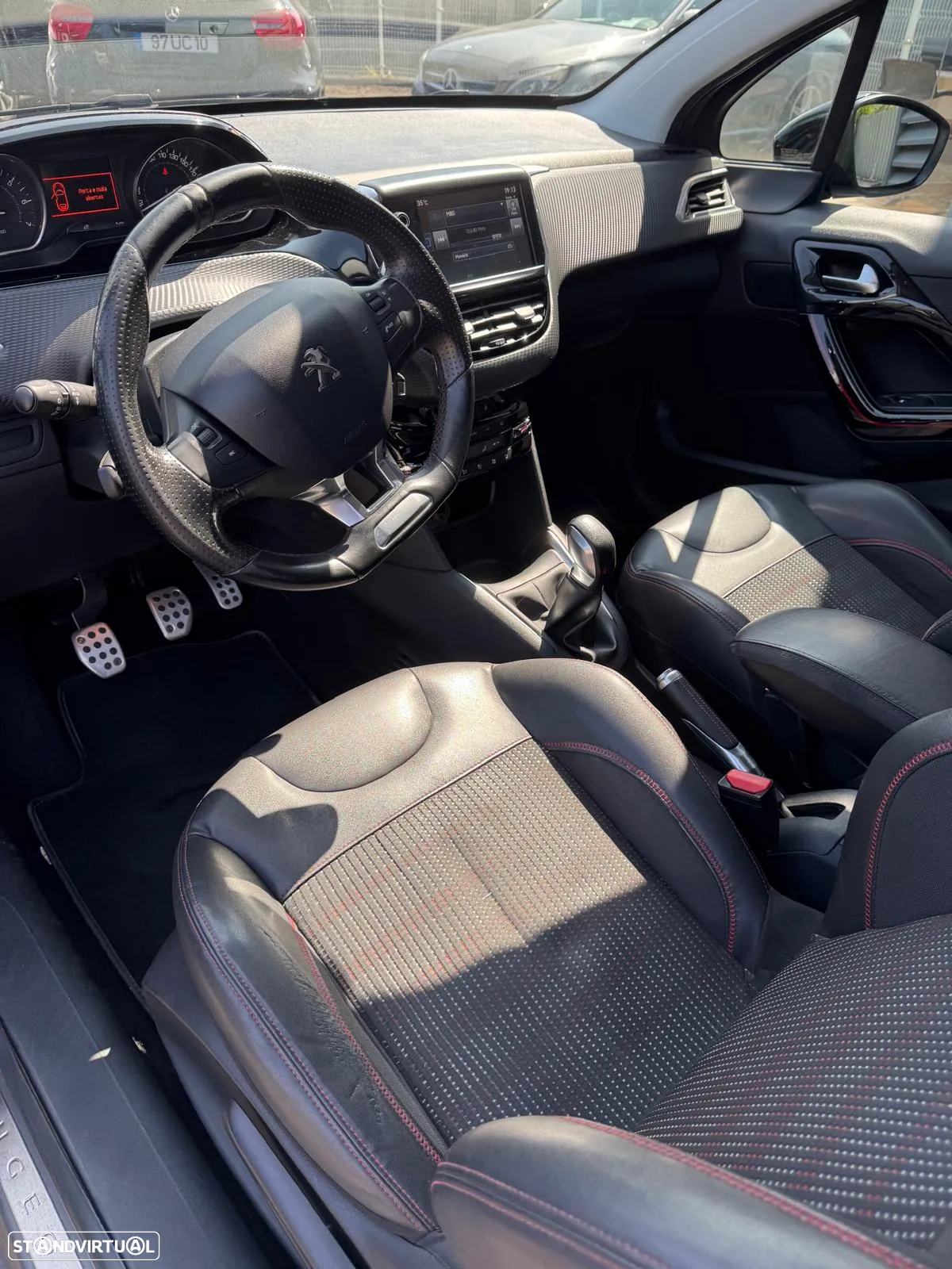 Peugeot 208 1.2 PureTech GT Line - 6