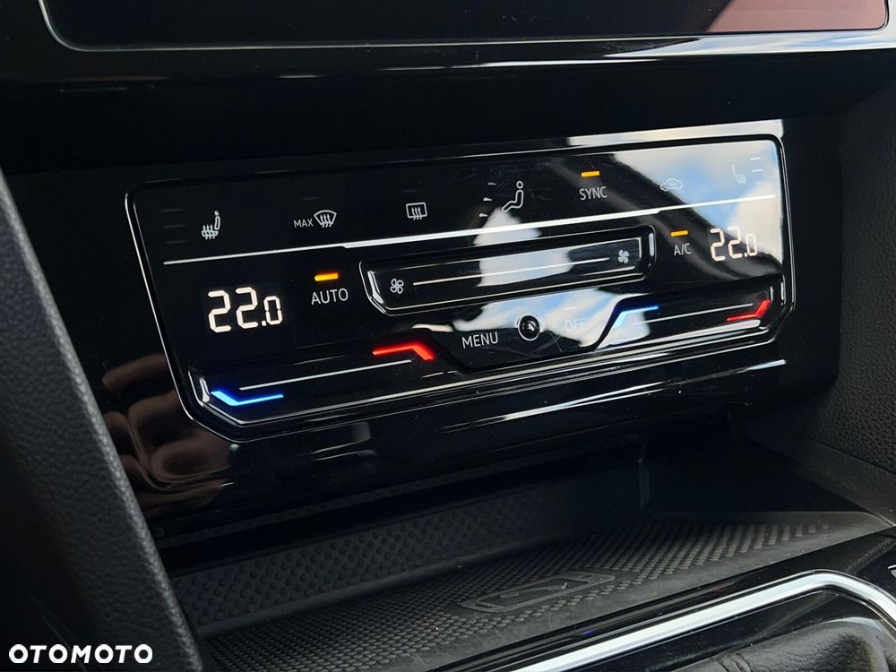 Volkswagen Passat 1.5 TSI EVO Elegance DSG - 28