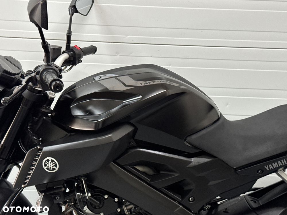 Yamaha MT - 27